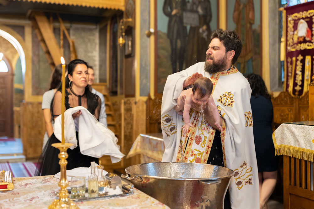 Fotograf Botez Bucuresti, bebelusul scos din cristelnita